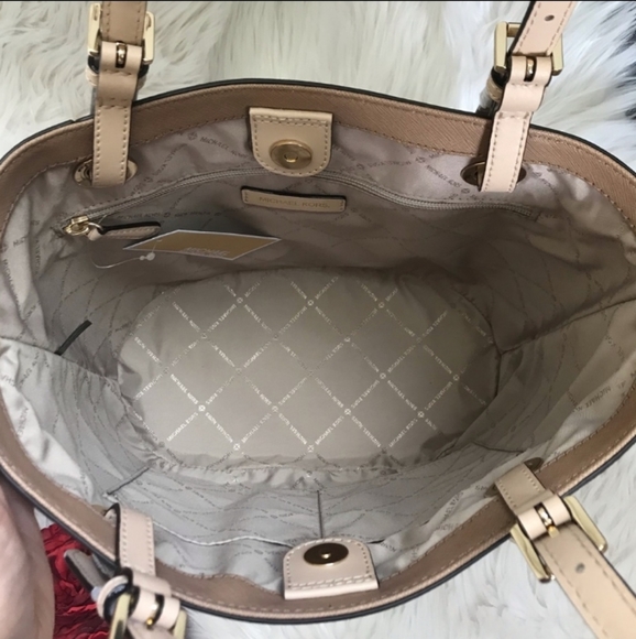 NWT MICHAEL KORS LEATHER JET SET ITEM MEDIUM TOTE - Picture 8 of 13